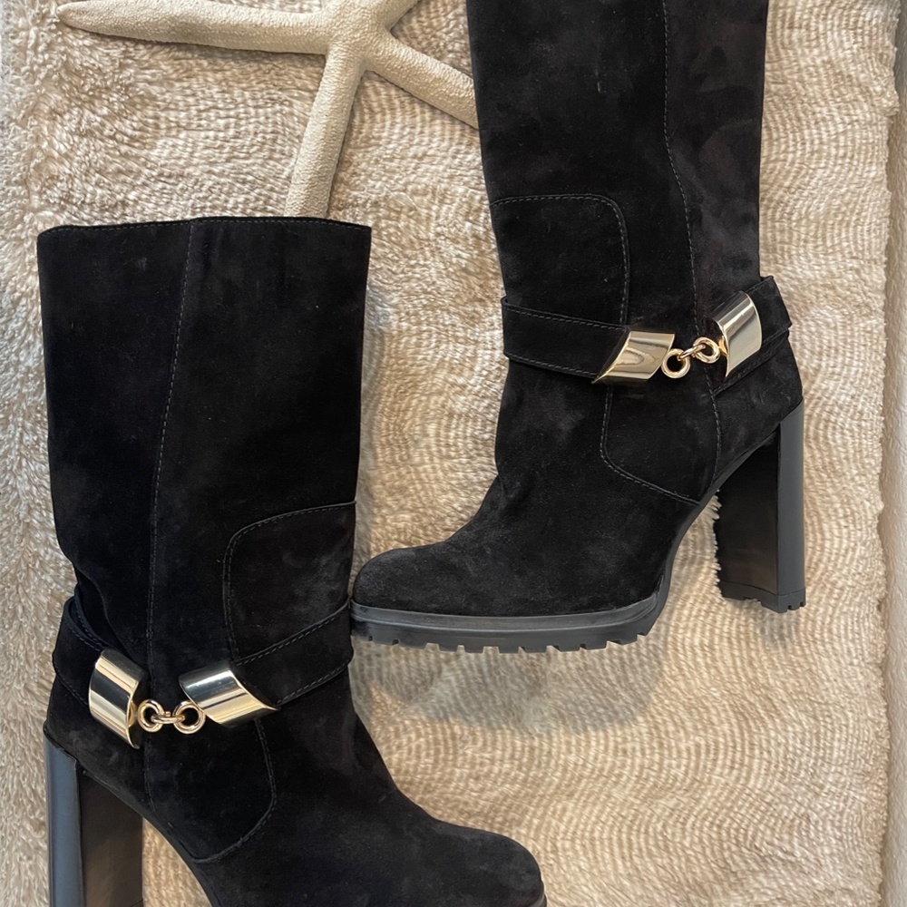 Like NEW Stuart Weitzman Slouchy Suede Black Tread Heeled Boots 37 1/2 size 7US
